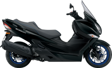 Burgman AN400A hovedbilde sett fra side sort farge i studio