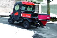 Low Pro 500W saltstrøer bakmontert på UTV