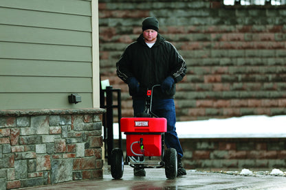 SS-120 sprederen salter isen for å smelte isen