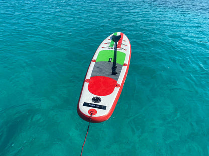 SUP brett fra Zar mini liggende i turkis sjø